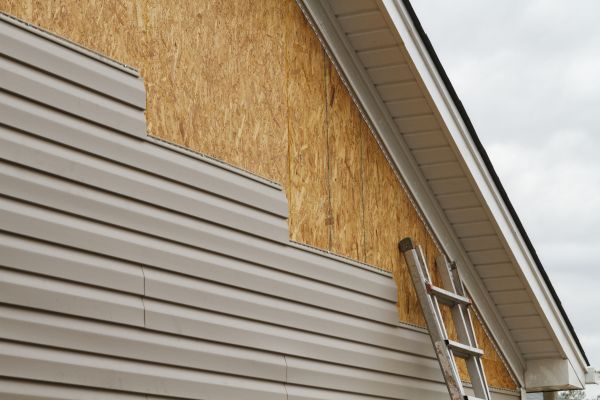 Loose Siding Replacement in Davis